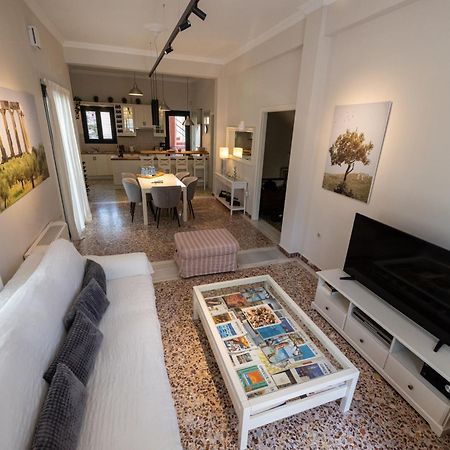 The Mansion - Kalamata Mediterranean Villas Eksteriør bilde